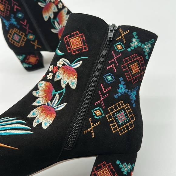 NEW JOHNNY WAS EMBROIDERED Boho Chic Devine Bootie Ankle Boots 40 M $348 - Picture 11 of 13